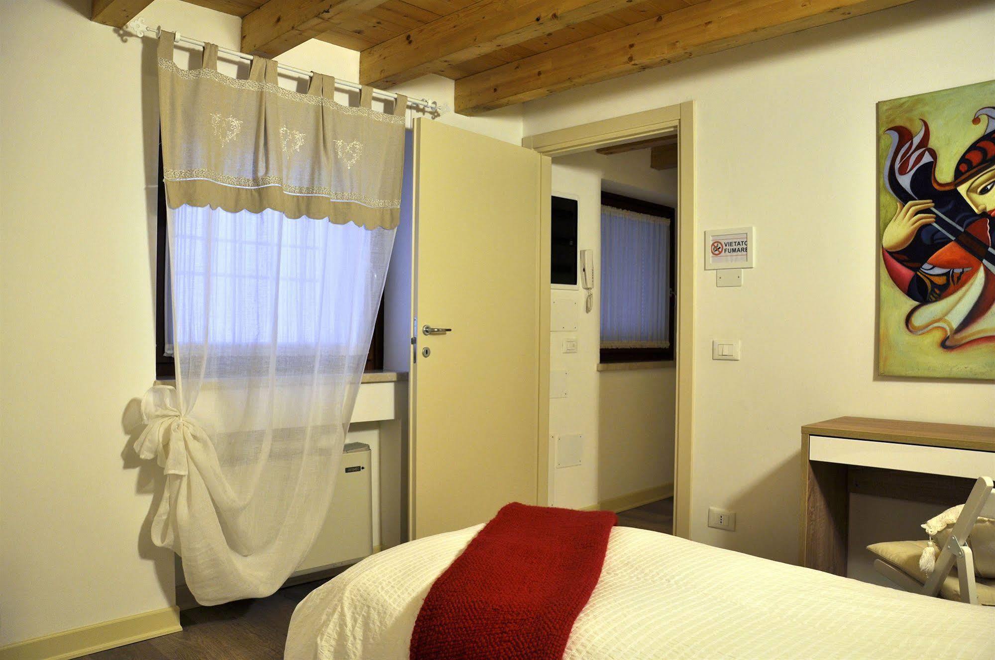 Bed and Breakfast Corsomatteotti62 Брешія Екстер'єр фото